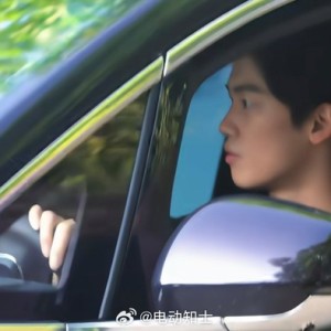 nba免费直播高清观看-网友偶遇游泳冠军汪顺驾驶智界V9|鸿蒙智行_新浪体育_新浪新闻